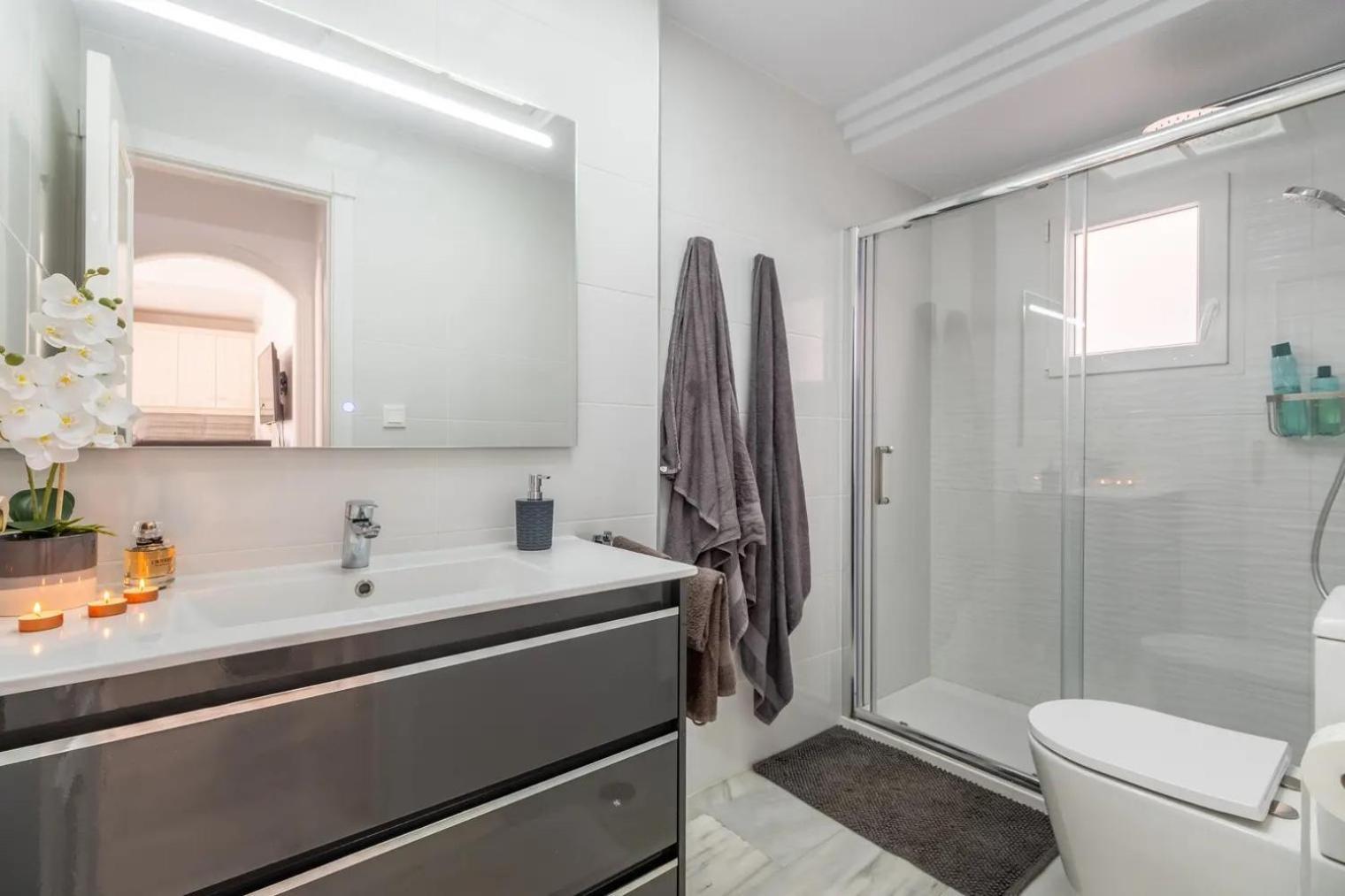 Amazing Penthouse On The Beach, Sea Views, Wifi, Airconditioning And Parking Torrevieja Exterior photo