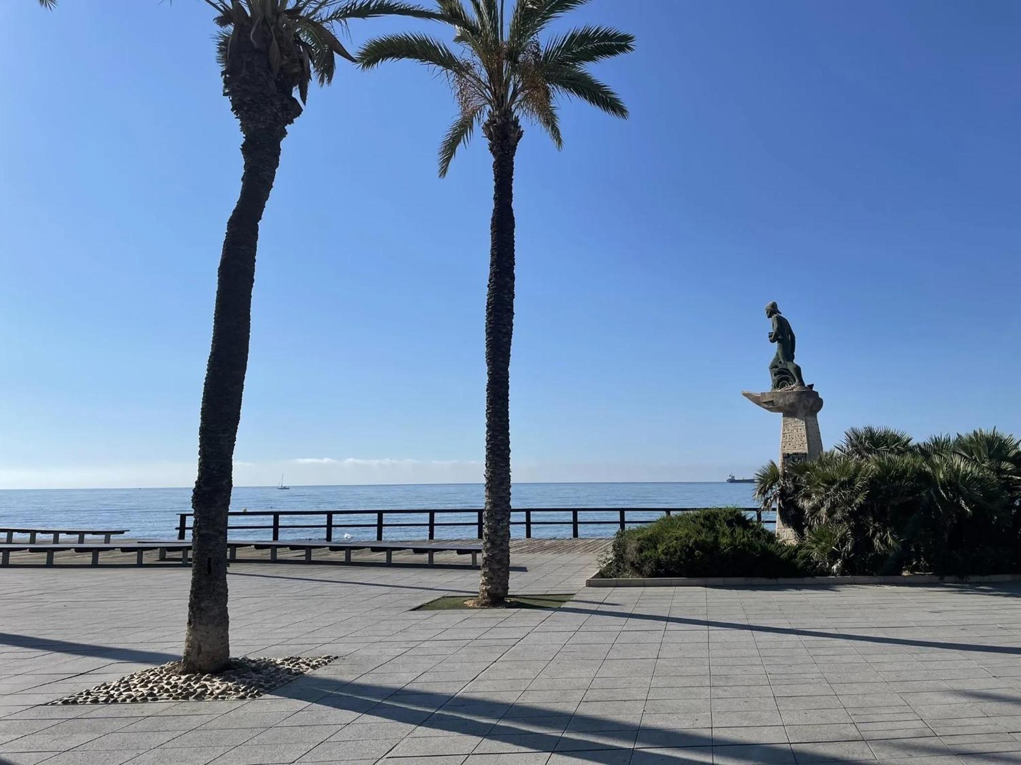 Amazing Penthouse On The Beach, Sea Views, Wifi, Airconditioning And Parking Torrevieja Exterior photo